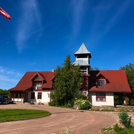 Hotel Pilskalni Ivande Zewnętrze zdjęcie