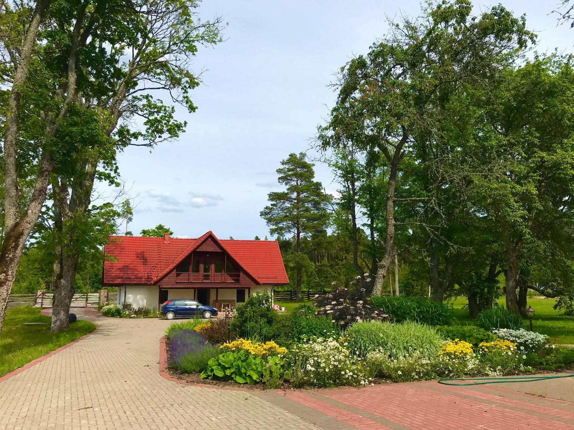 Hotel Pilskalni Ivande Zewnętrze zdjęcie